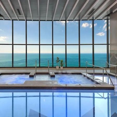 Surfers Paradise New Beachfront Apartments Гоулд Коуст Екстериор снимка
