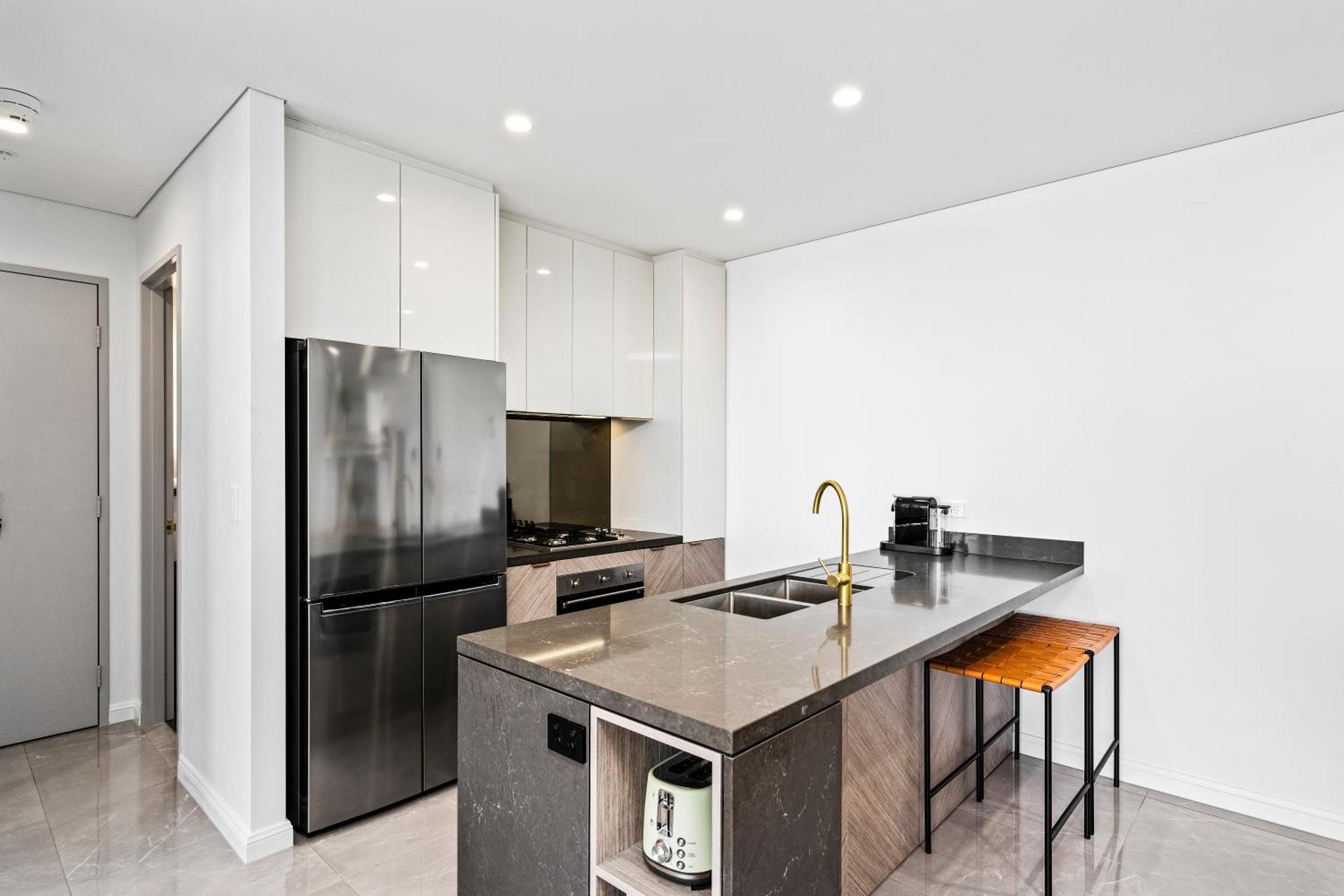 Surfers Paradise New Beachfront Apartments Гоулд Коуст Екстериор снимка