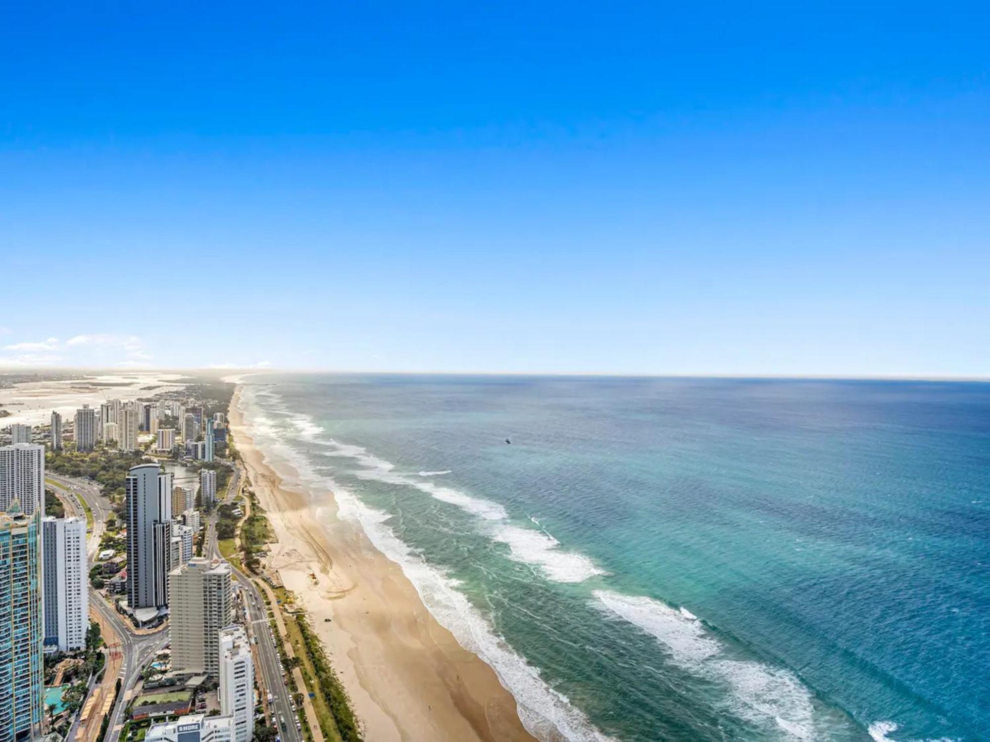 Surfers Paradise New Beachfront Apartments Гоулд Коуст Екстериор снимка
