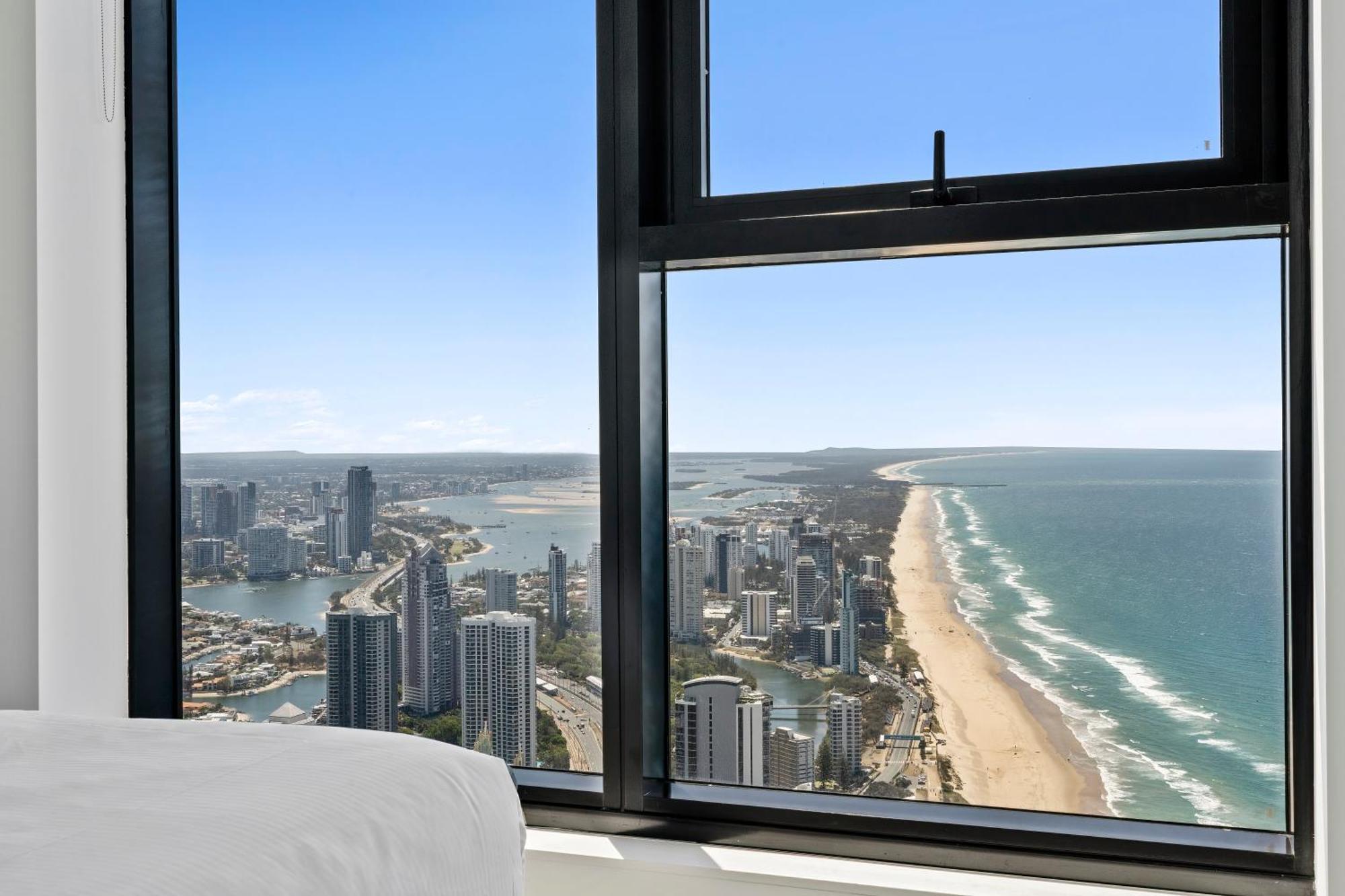 Surfers Paradise New Beachfront Apartments Гоулд Коуст Екстериор снимка