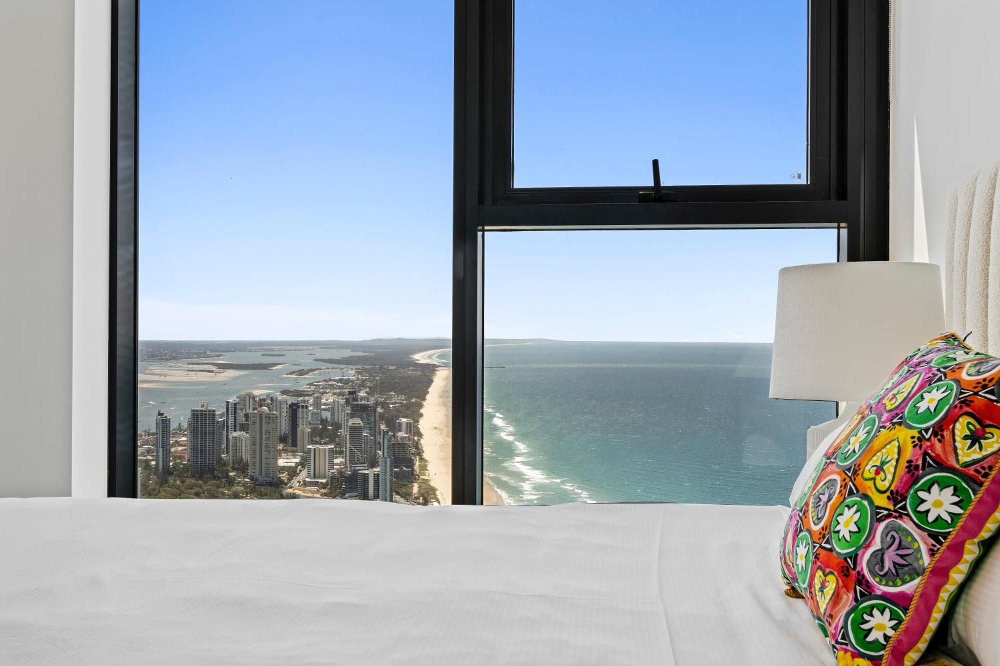Surfers Paradise New Beachfront Apartments Гоулд Коуст Екстериор снимка