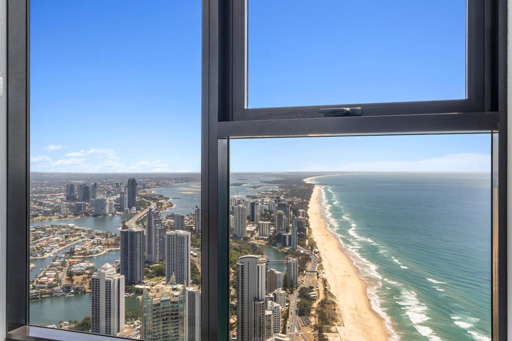 Surfers Paradise New Beachfront Apartments Гоулд Коуст Екстериор снимка