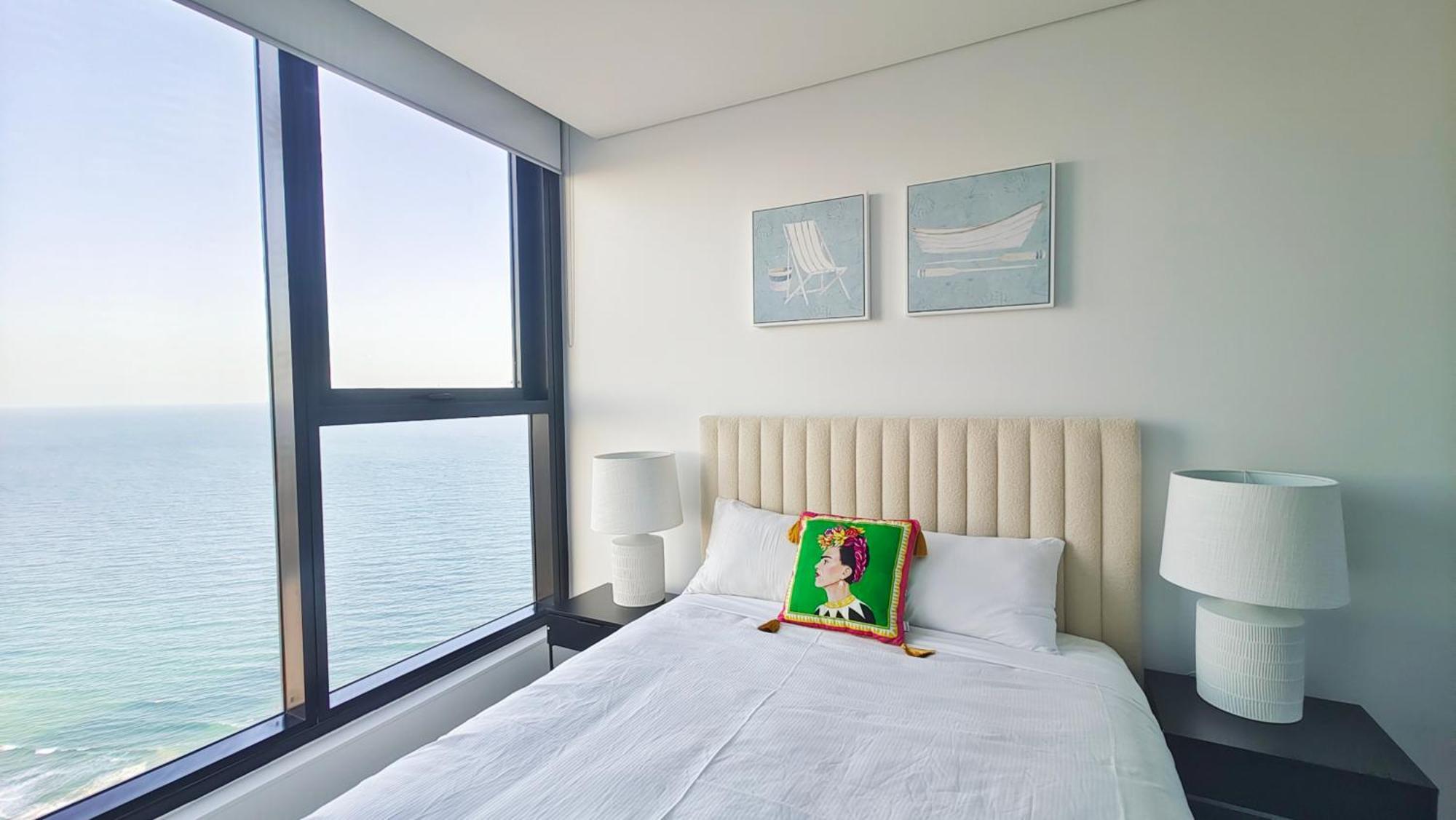 Surfers Paradise New Beachfront Apartments Гоулд Коуст Екстериор снимка