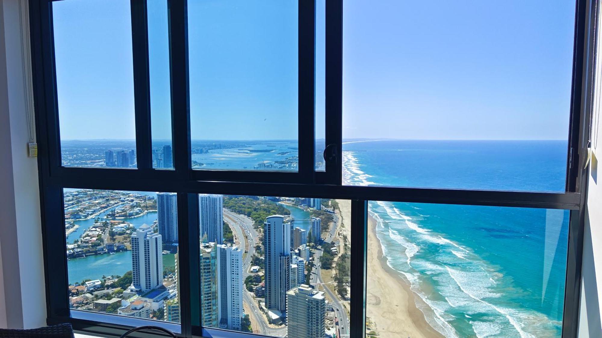 Surfers Paradise New Beachfront Apartments Гоулд Коуст Екстериор снимка