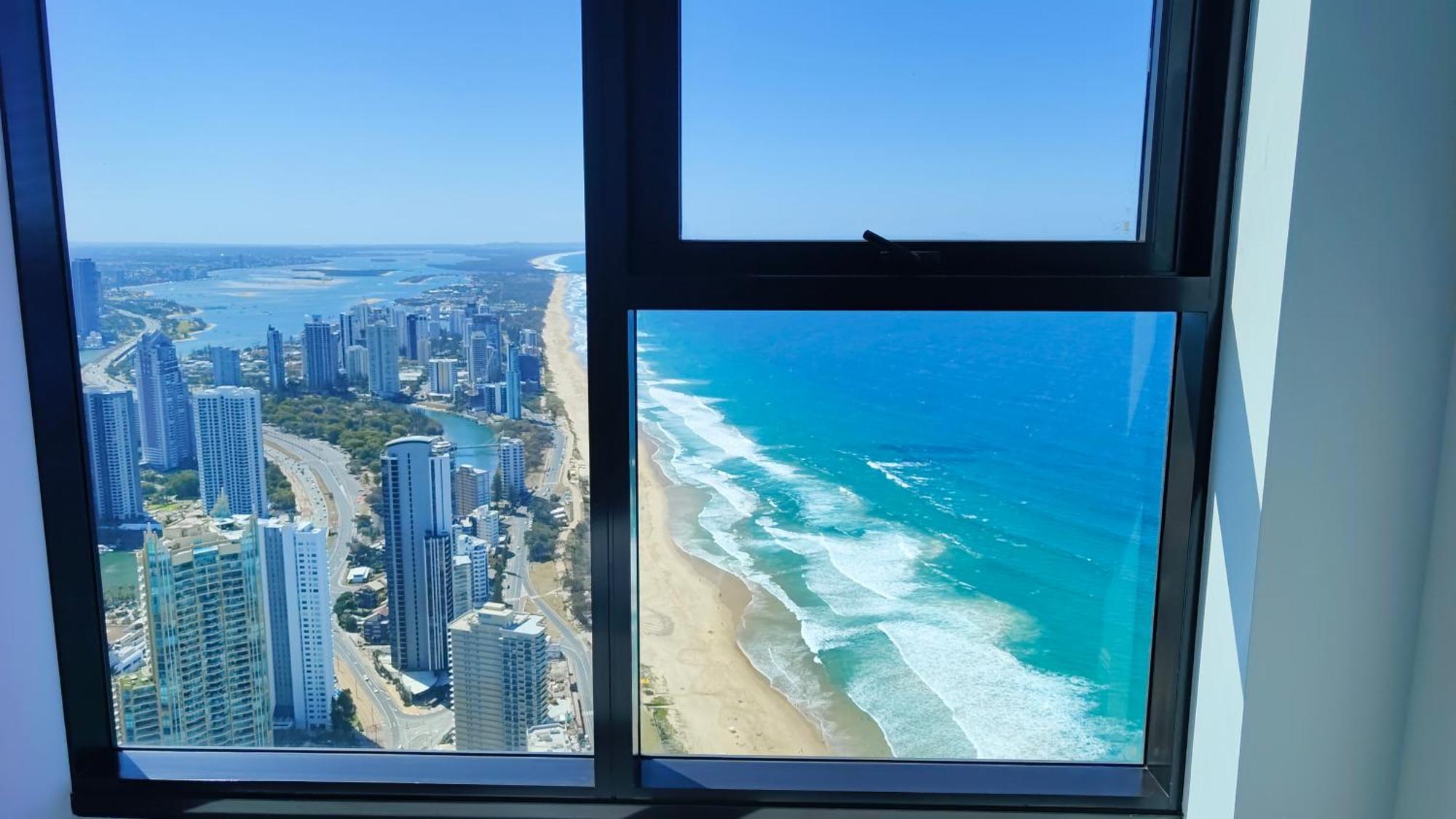Surfers Paradise New Beachfront Apartments Гоулд Коуст Екстериор снимка