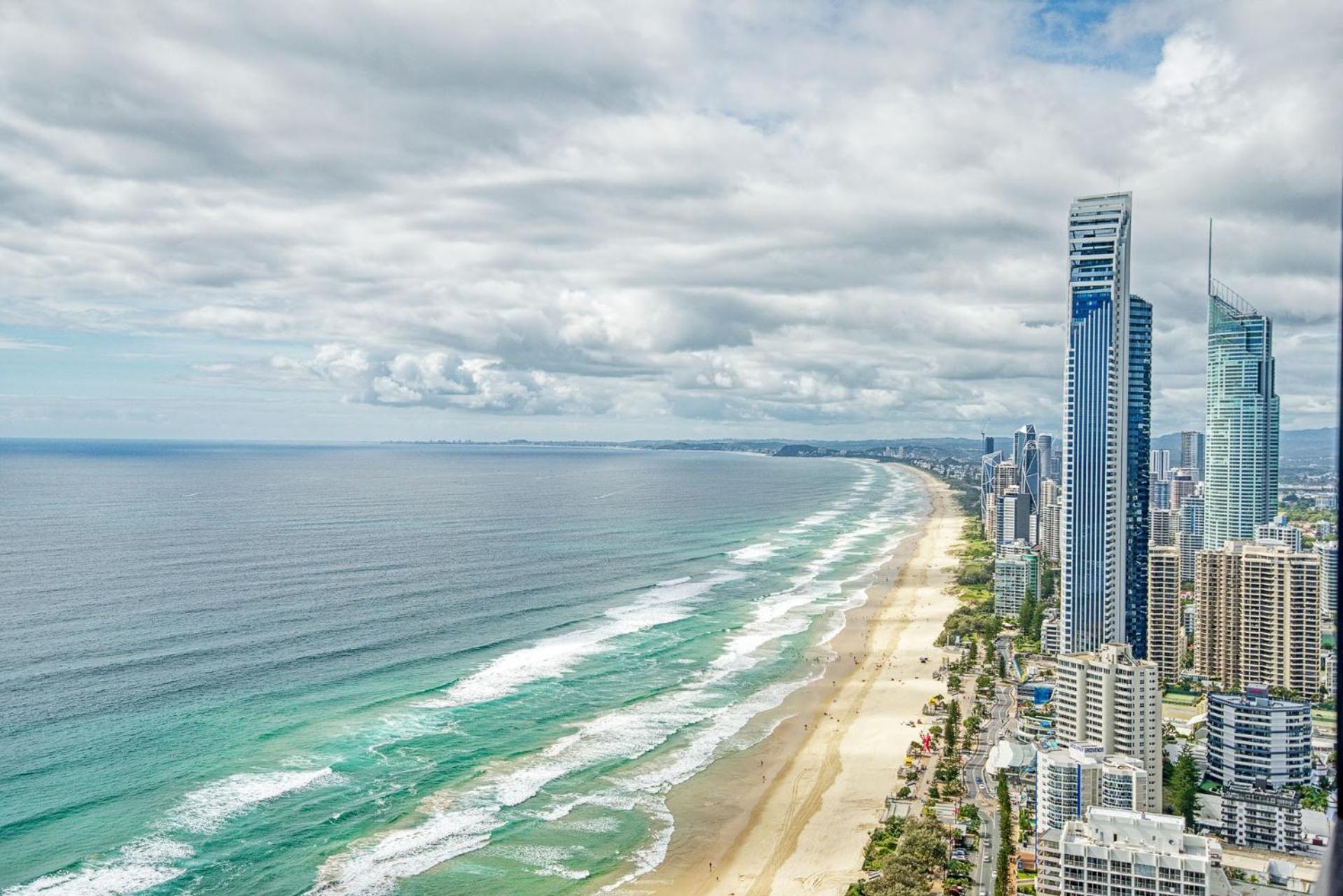 Surfers Paradise New Beachfront Apartments Гоулд Коуст Екстериор снимка